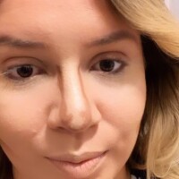 Maquiagem de contorno valoriza desenho do rosto de Marilia Mendonça. Veja fotos!