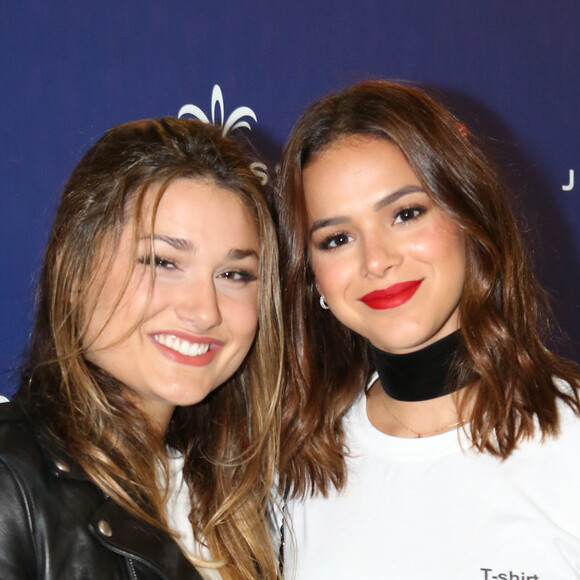 Bruna Marquezine pretende fazer parceria com a amiga Sasha Meneghel e lançar coleção de roupas