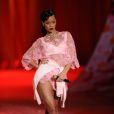 Rihanna canta durante o desfile da Victoria's Secret em dezembro de 2012