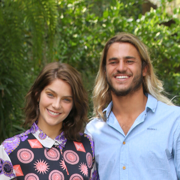 Isabella Santoni namora o surfista Caio Vaz há um ano e meio