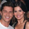 Camila Queiroz e Klebber Toledo comemoraram aniversários juntos no final de semana