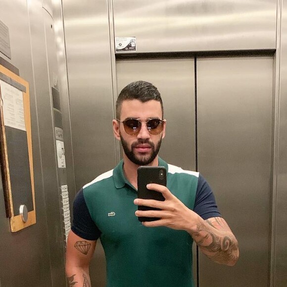Gusttavo Lima surpreende com reação a fã que jogou água nele em show. Vídeo!