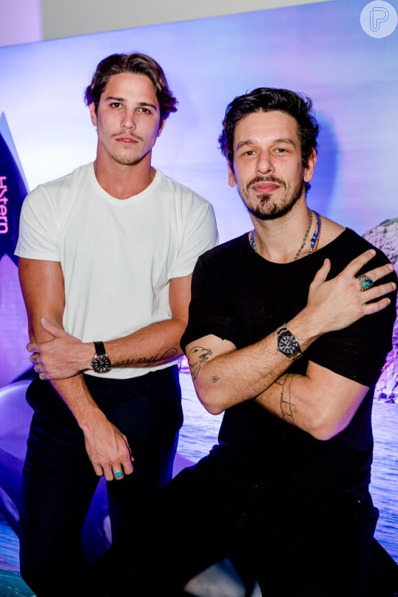 Romulo Neto e João Vicente de Castro prestigiaram lançamento de relógio em hotel do Rio de Janeiro, neta quarta-feira, 26 de junho de 2019