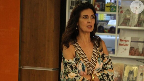 Fátima Bernardes usou vestido longo com mix de estampas em almoço nesta sexta-feira, 28 de junho de 2019