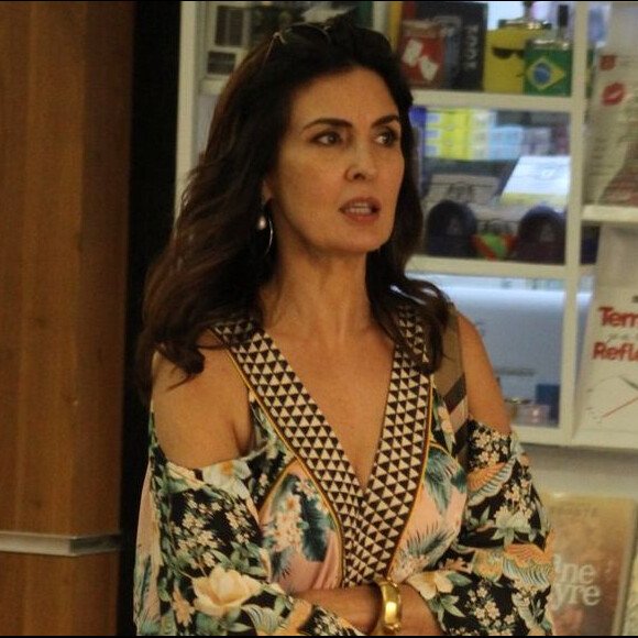 Fátima Bernardes usou vestido longo com mix de estampas em almoço nesta sexta-feira, 28 de junho de 2019