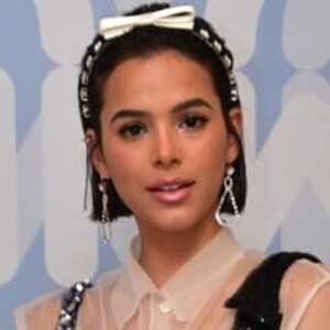 Bruna Marquezine vai fazer intercâmbio nos Estados Unidos