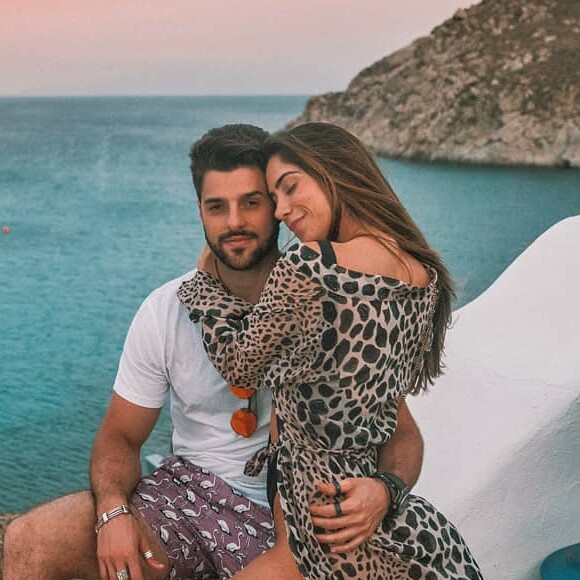 'Uma tattoo com um significado lindo de aliança e homenagem entre ele e sua esposa', explicou o tatuador Dan Demétrius