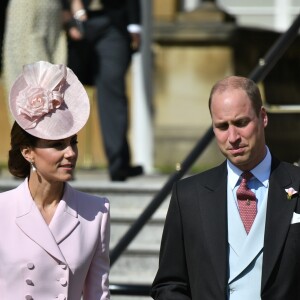 Kate Middleton, até mesmo em looks mais formais, tem mostrado um ar mais leve