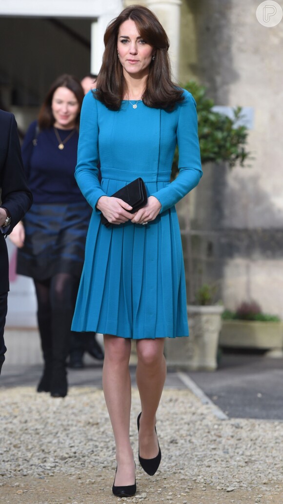 Kate Middleton recorria ao clássico sem medo: vestidos com mangas e cortes mais retos eram muito presentes