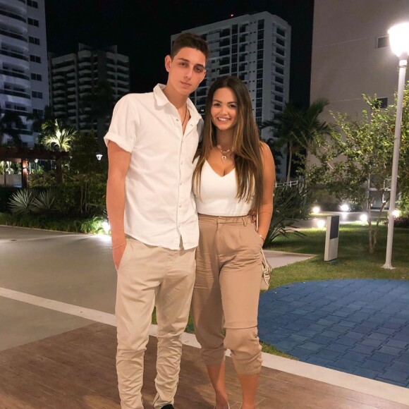 Suzanna Freitas namora o estudante Gabriel Simões