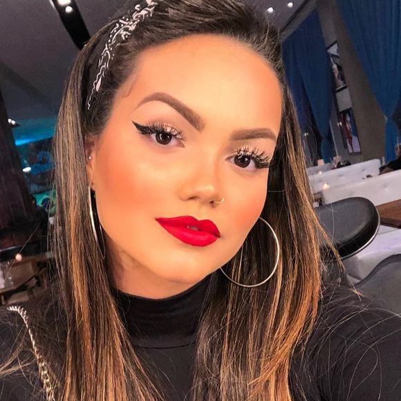 Suzanna Freitas falou sobre a relação com o pai biológico, Latino