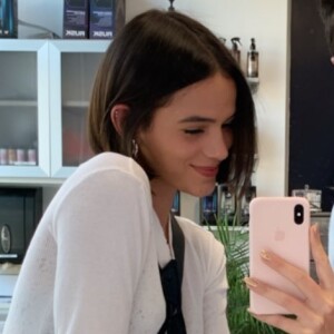 Pelos Estados Unidos, Bruna Marquezine renovou a extensão capilar