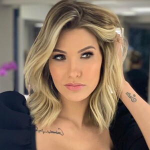 Andressa Suita renovou o visual antes de ir ao show do marido, Gusttavo Lima: 'Mais dourado'