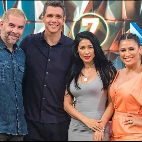 Simone e Simaria choram de emoção e se alfinetam no 'Tamanho Família' deste domingo, dia 21 de julho de 2019