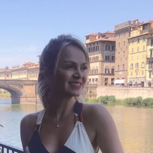 Eliana está curtindo miniférias na Itália