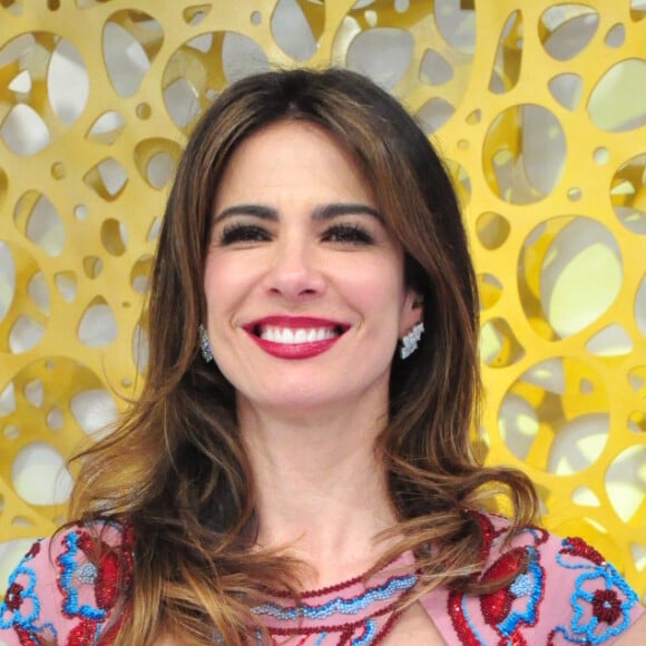 Luciana Gimenez é apresentadora da RedeTV!