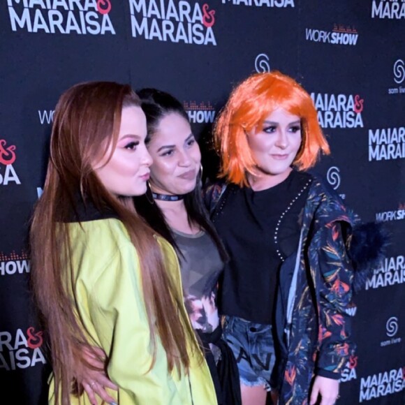 Maiara e Maraisa embarcaram na brincadeira dos fãs em show, neste domingo, dia 28 de julho de 2019