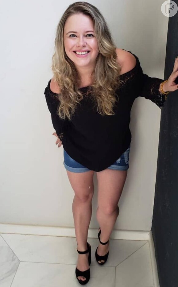 Mariana Bridi, mulher de Rafael Cardoso, teve pernas elogiadas em foto na web