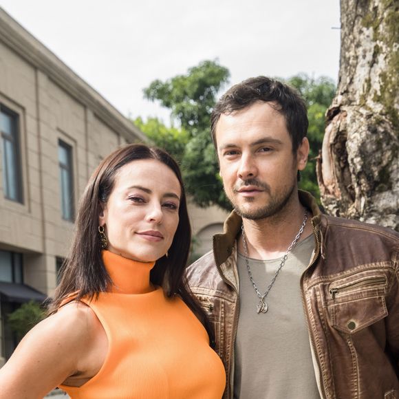 Vivi (Paolla Oliveira) vai para Espírito Santo junto com Chiclete (Sergio Guizé) na novela 'A Dona do Pedaço'