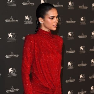 Bruna Marquezine elege longo Alexandre Vauthier para jantar da joalheria Jaeger-LeCoultre, na Itália, em 04 de setembro de 2018