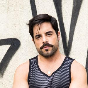 Na novela 'A Dona do Pedaço', Abel (Pedro Carvalho) não vai resistir a Britney (Glamour Garcia) e irá transar com a trans