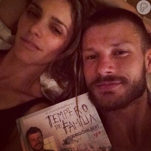 Fernanda Lima e Rodrigo Hilbert posam juntos e postam no Instagram