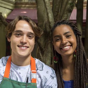 Jaqueline (Gabz) e Thiago (Danilo Maia) finalmente se beijam nos próximos capítulos de 'Malhação: Toda Forma de Amar'.