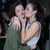 Agatha Moreira ganhou beijo de Paolla Oliveira no Baile da Favorita neste sábado, 10 de agosto de 2019