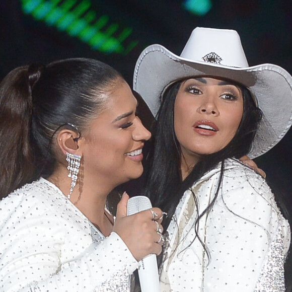 Simone e Simaria brincaram durante apresentação em Barretos