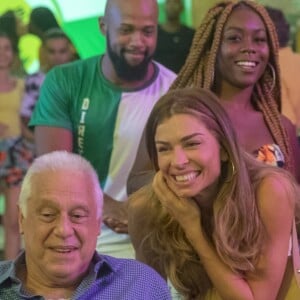 Alberto (Antônio Fagundes) demite Paloma (Grazi Massafera) depois de sofrer chantagem na novela 'Bom Sucesso'