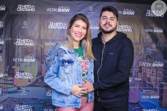 Dupla de Zé Neto, Cristiano tieta barriga de gravidez da mulher durante festival sertanejo FARRAIAL neste sábado, dia 24 de agosto de 2019