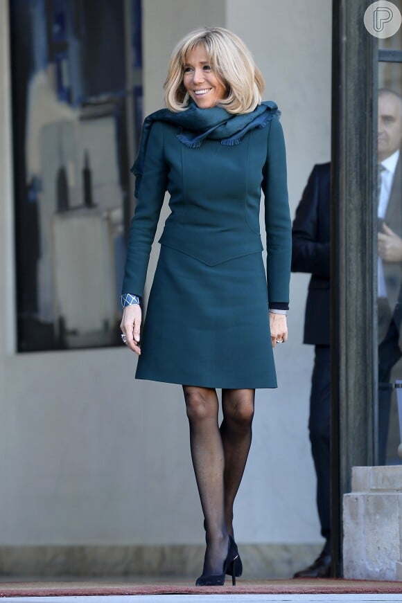 Brigitte Macron é casada de 2007 com Emmanuel Macron e é 24 anos mais velha que o governante francês