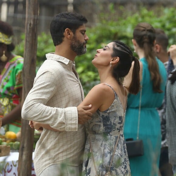 Casal na vida real e ficção!