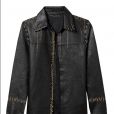 A jaqueta preta de couro usada por Agatha Moreira é, na verdade, uma camisa: no site da Johon John, a peça custa R$ 3.698
