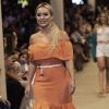 Ex-bbb Letícia Santiago desfilou na 12ª edição do Proação Fashion Day em São Paulo