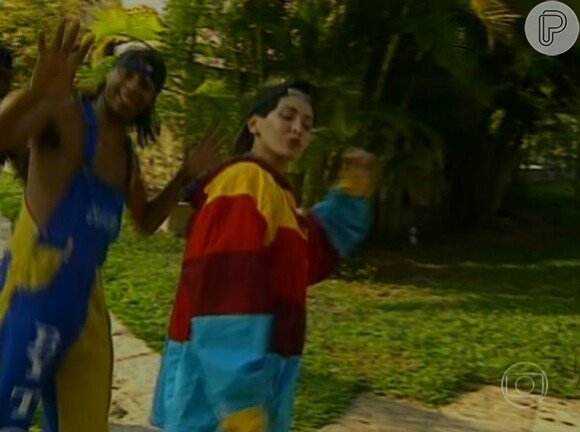 Fátima Bernardes lembrou que era desinibida em 1994, quando apresentava o 'Fantástico'. Na época como repórter, Fátima dançou funk com o grupo You Can Dance, que acompanhava o programa da Xuxa na Globo