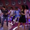 Fátima Bernardes dança funk com Naldo Benny no 'Encontro'