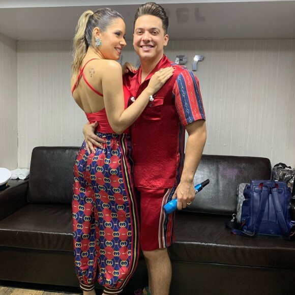 Thyane Dantas levou o bolo para o marido, Wesley Safadão, em formato de brigadeiro gigante