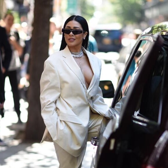 Uns elogiaram Simaria por sua sensualidade, já outros opinaram que a roupa estava muito grande para o seu corpo