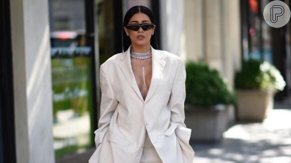 Simaria usou um look all white e oversized para participar da Semana de Moda de Nova York, nos Estados Unidos
