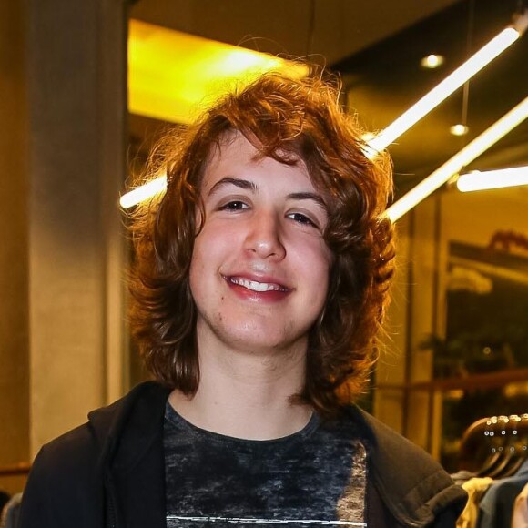 Filho de Luciana Gimenez, Lucas Jagger tem 20 anos