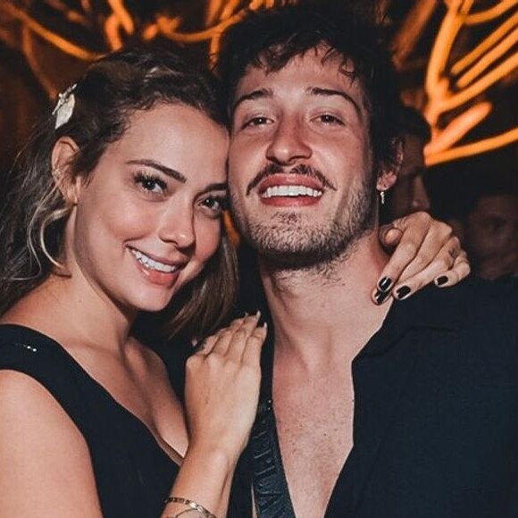 Carol Dantas e Vinícius Martinez são pais do pequeno Valentin. Casal está junto desde dezembro de 2017 e oficializou a união em junho de 2019