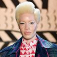 Cabelo crespo: a Studio 189 levou uma modelo albina e de cabelo crespo para o desfile na NYFW 2020