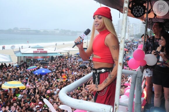 Pabllo Vittar se apresenta na Parada LGBT no Rio de Janeiro