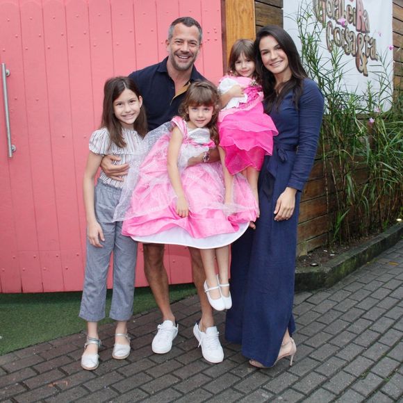 Filhas de Malvino Salvador e Kyra Gracie, Ayra e Kyara, ganharam festa temática de aniversário