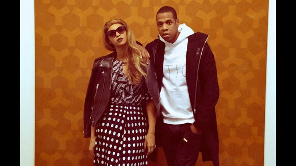 Beyoncé exibe novo visual em passeio por galeria de arte com Jay-Z