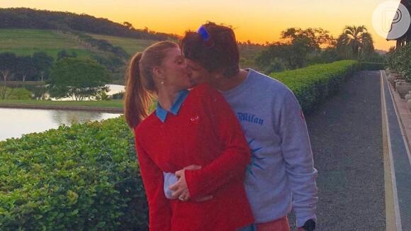 Marina Ruy Barbosa faz roto rara de beijo no marido, Xande Negrão