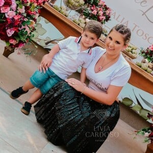 Filho de Zé Neto, José Filho roubou a cena em chá de lingerie da mãe, Natália Toscano