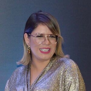 Marília Mendonça estava gravando 'Só Toca Top' e acabou tropeçando sozinha no palco