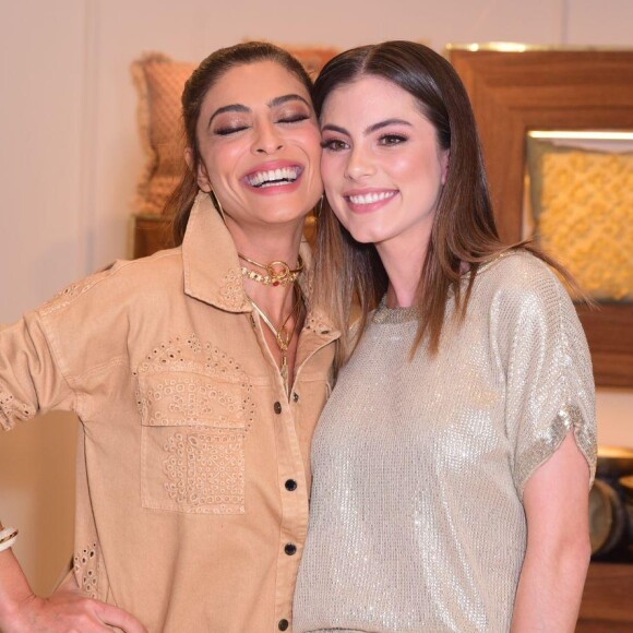 Juliana Paes e Bruna Hamú vão a evento glam em folga das gravações de 'A Dona do Pedaço'